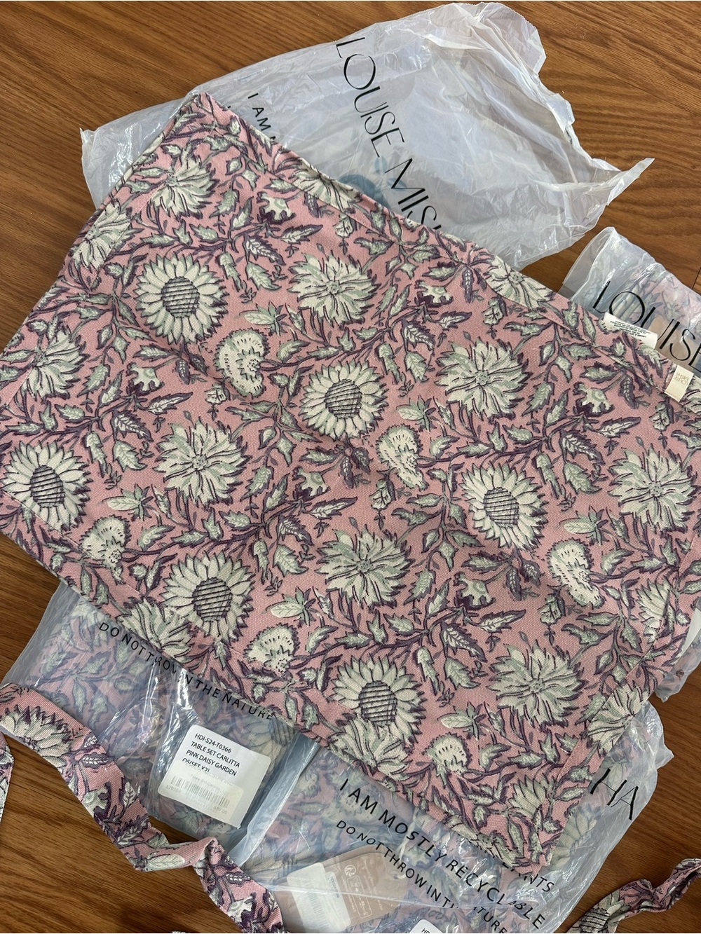Louise Mischa Pink Floral Placemats (8 Count)